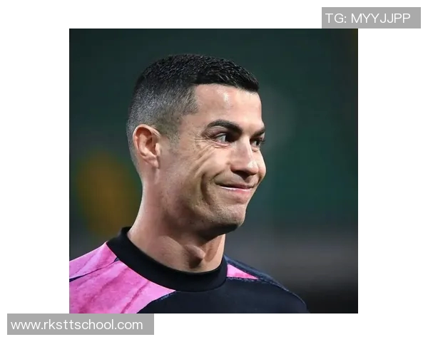 以足球巨星头像为核心展现绿茵传奇与无尽拼搏精神